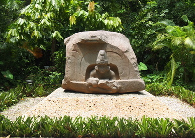 Skulptur der Olmeca
