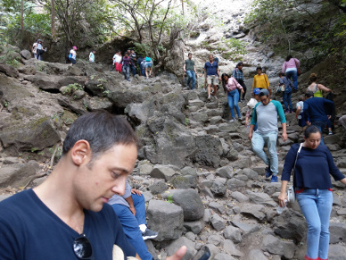 Abstieg. Es hatte unglaublich viele Touristen.