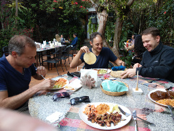 Verdientes Essen nach der Kletterei.