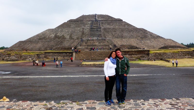 Simon und Stephi in Teotihuacán.